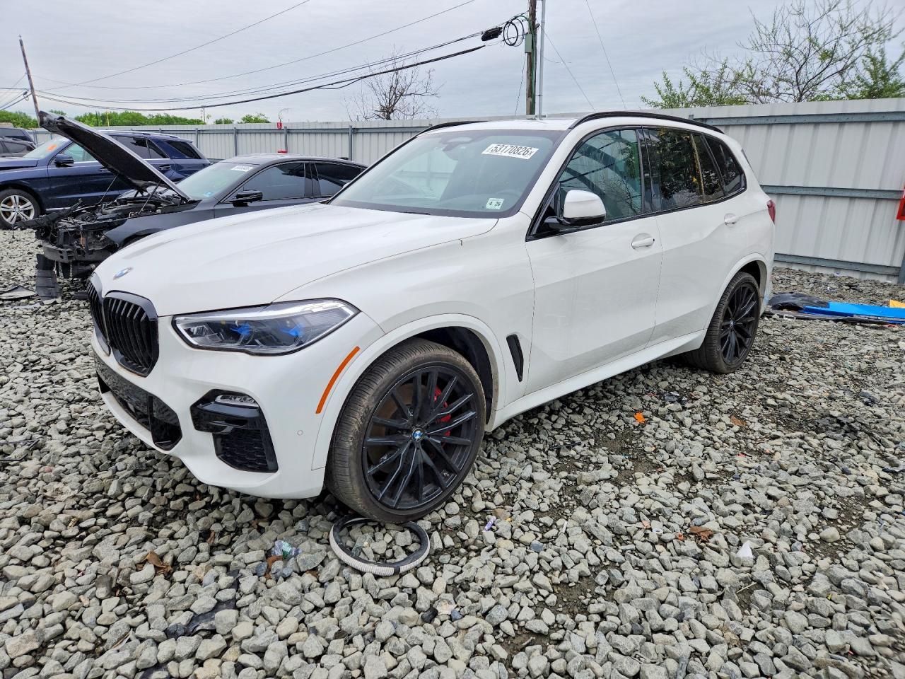 2021 BMW X5 M50I - zdjęcie główne