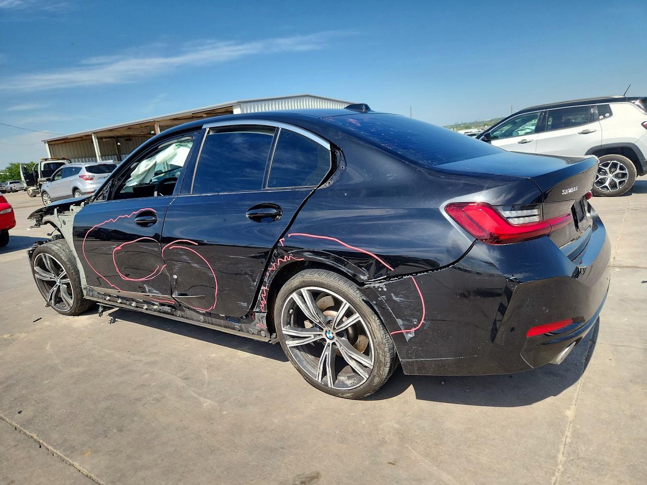 2024 BMW 330I - zdjęcie 2