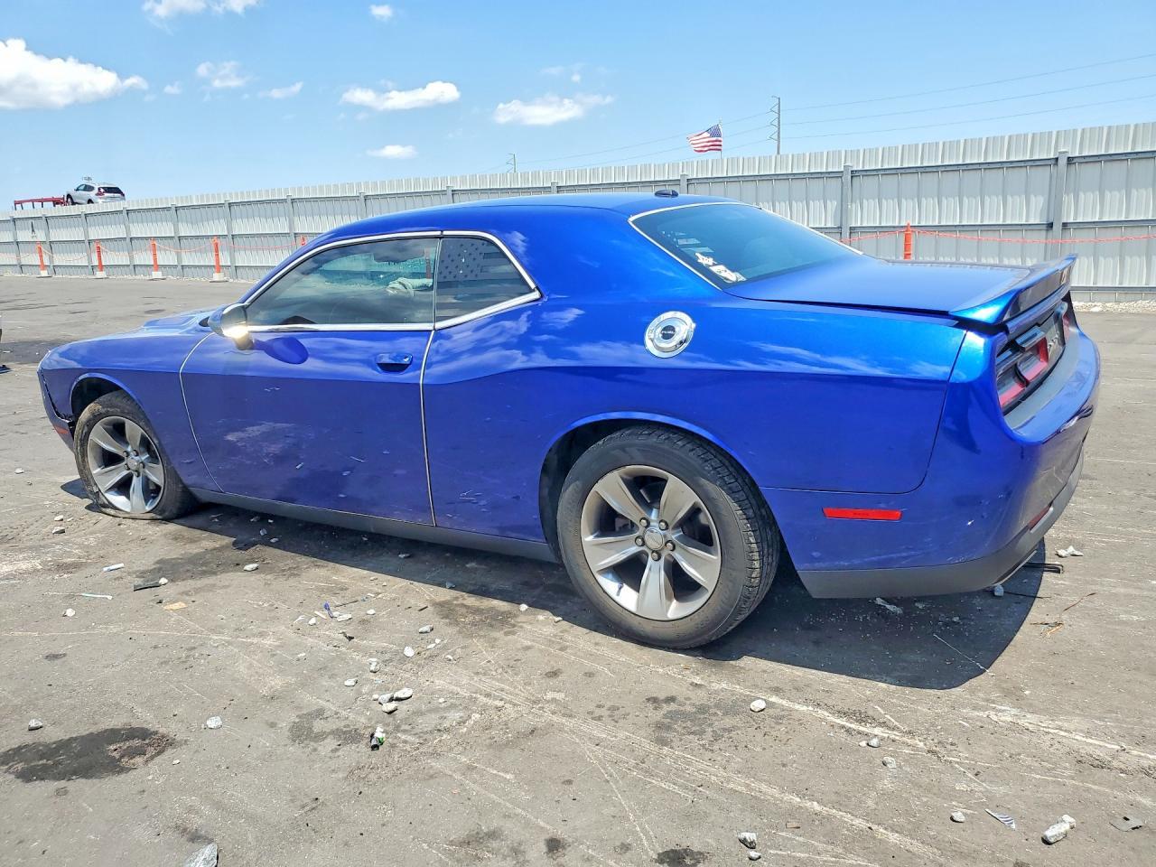 2021 Dodge Challenger Sxt - zdjęcie 2