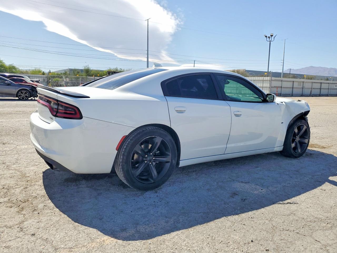 2017 Dodge Charger R - zdjęcie 3