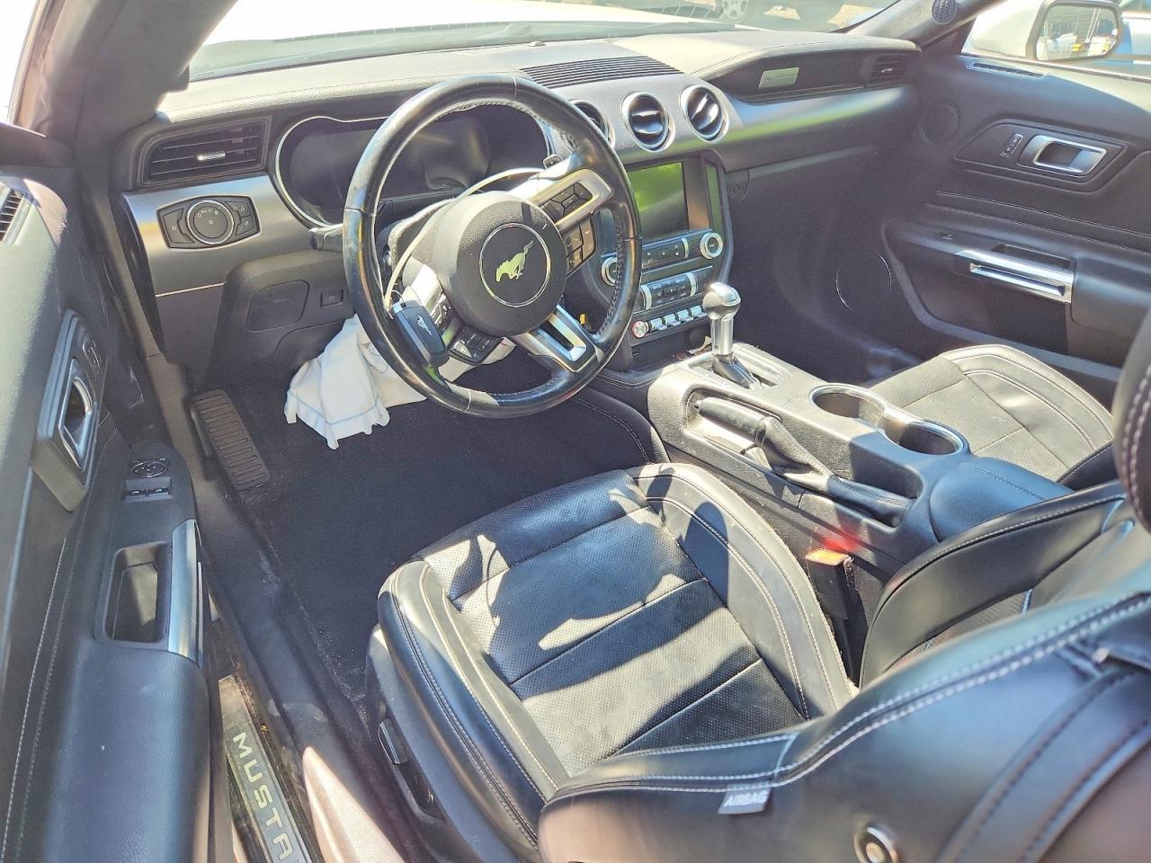 2019 Ford Mustang - zdjęcie 8