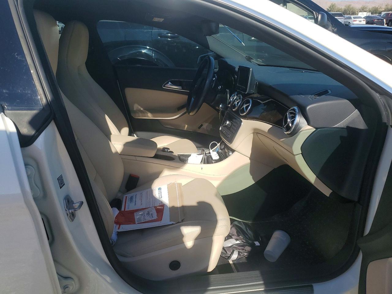 2014 Mercedes-Benz Cla 250 - zdjęcie 13