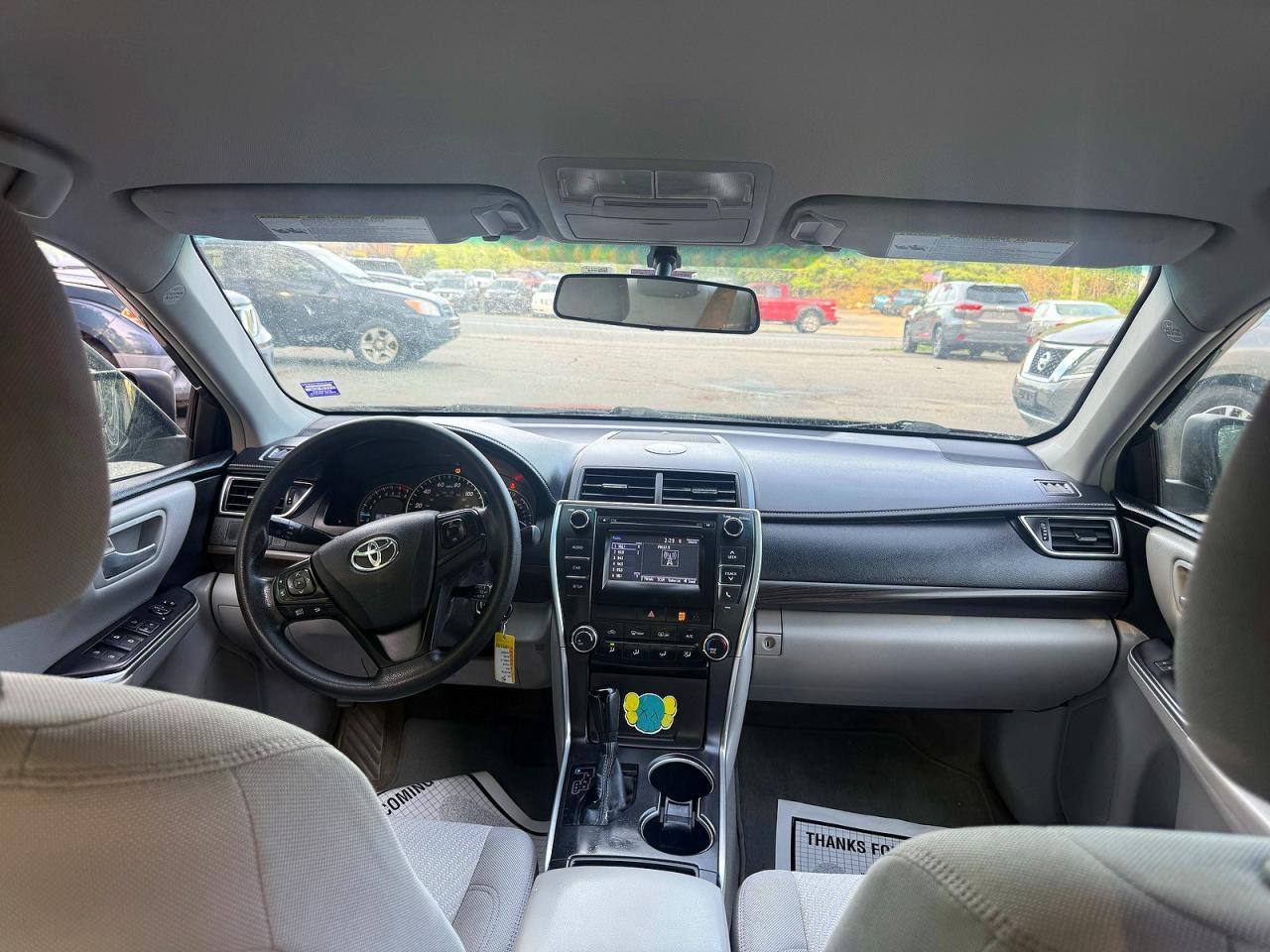 2015 Toyota Camry Le - zdjęcie 9