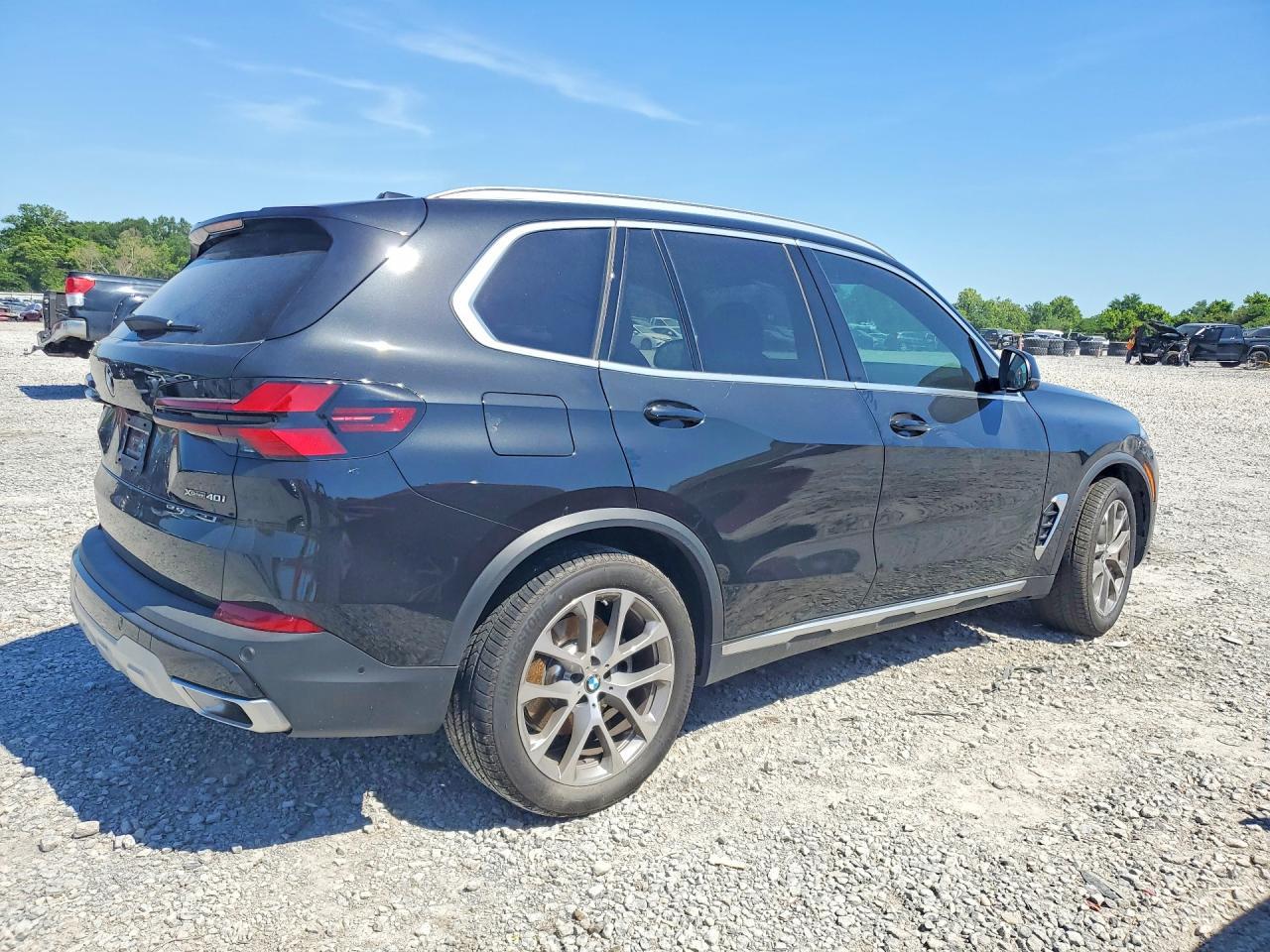 2026 BMW X5 xDrive40I - zdjęcie 3