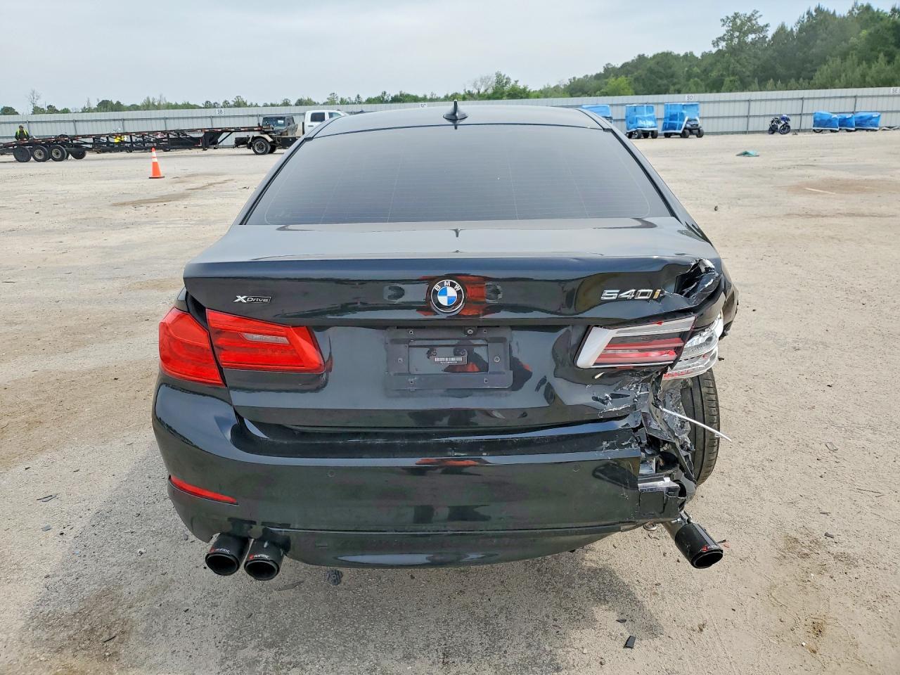 2019 BMW Seria 5 540i - zdjęcie 6