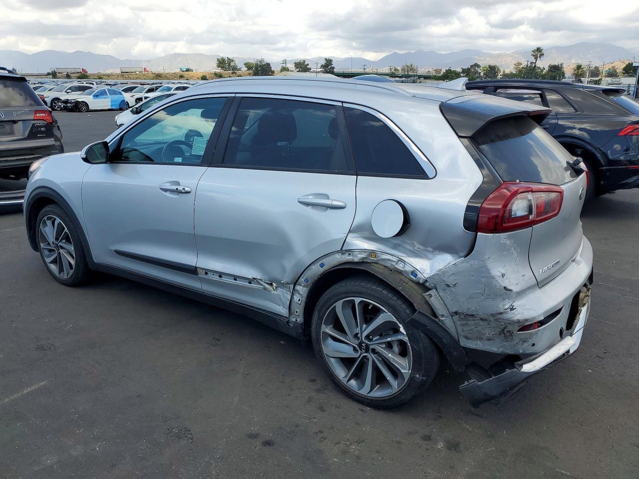 2017 Kia Niro Ex Touring - zdjęcie 2