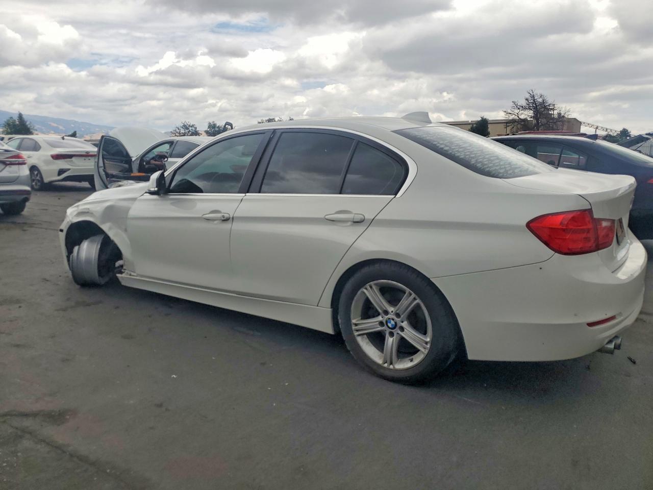 2015 BMW 328 I - zdjęcie 2