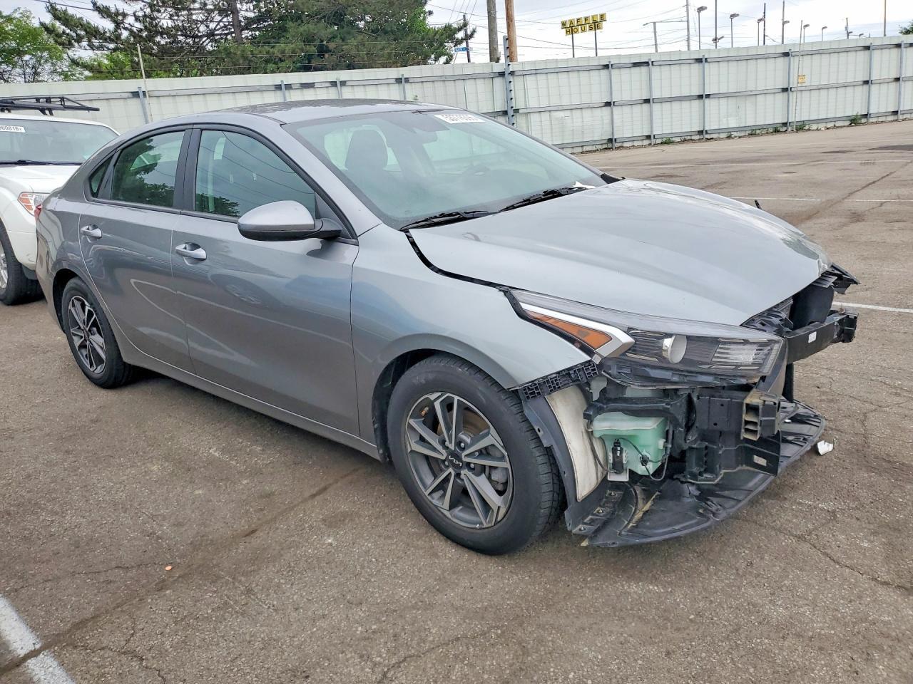 2022 Kia Forte Lxs - zdjęcie 4