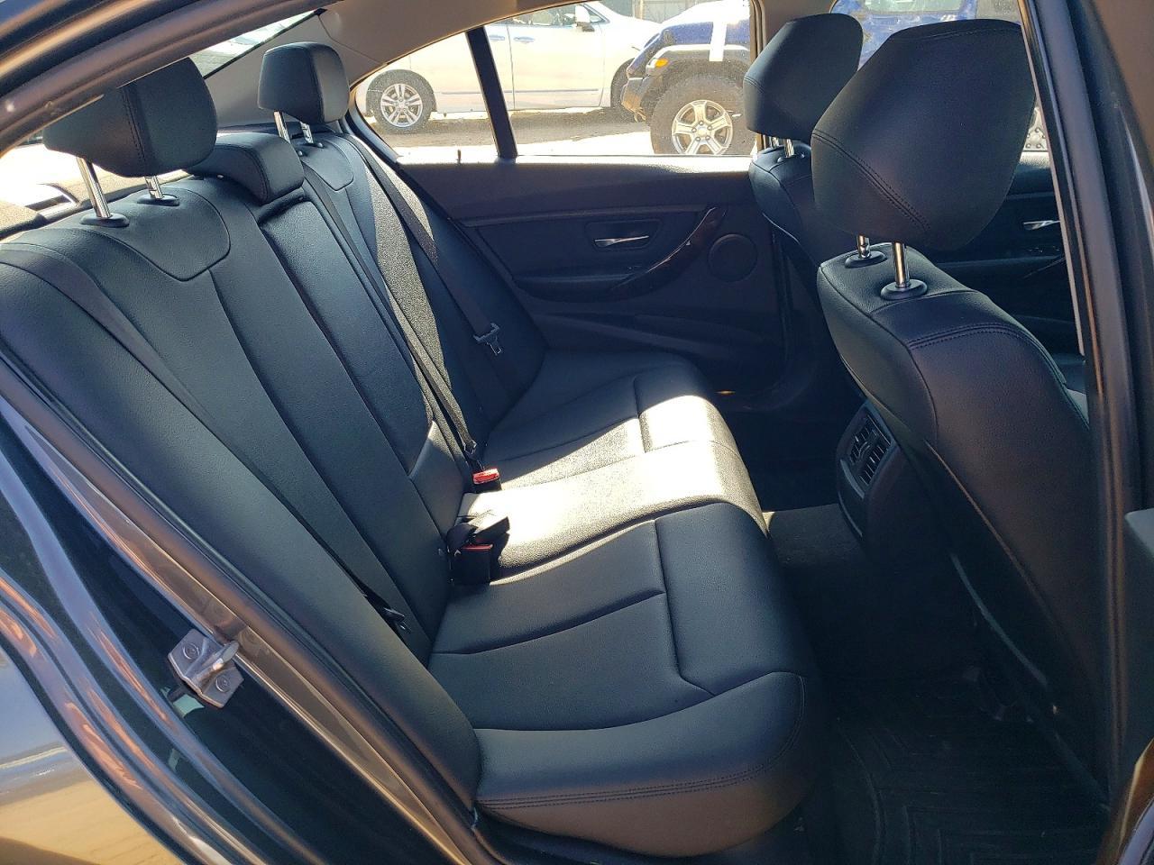 2015 BMW 320 I xDrive - zdjęcie 10