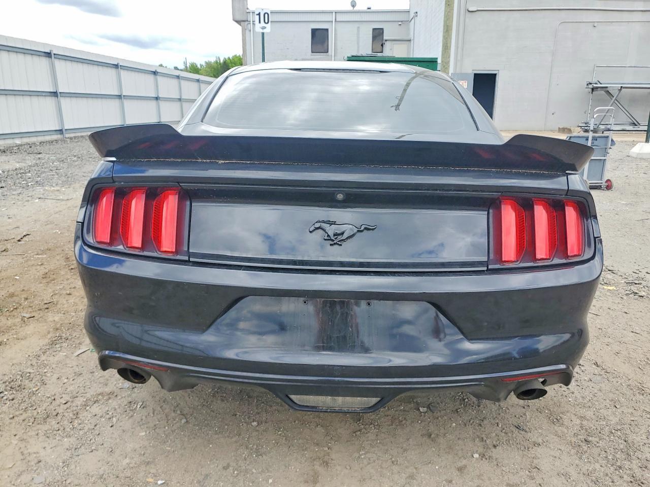 2016 Ford Mustang - zdjęcie 6