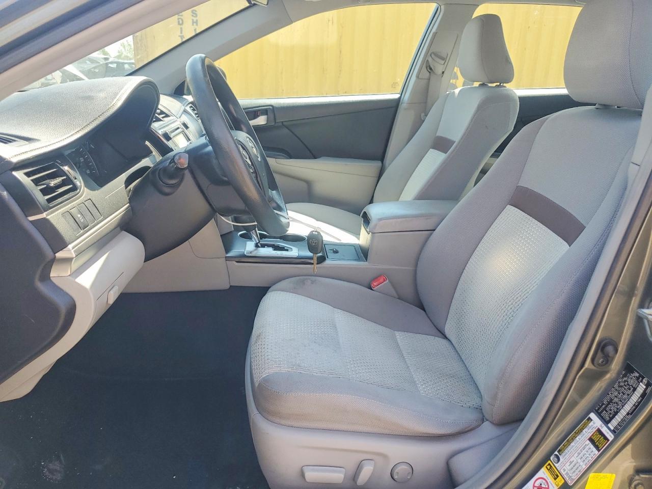 2013 Toyota Camry Le - zdjęcie 7