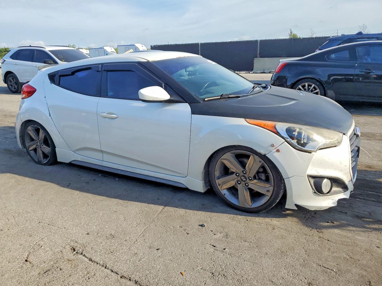 2015 Hyundai Veloster Turbo - zdjęcie 4