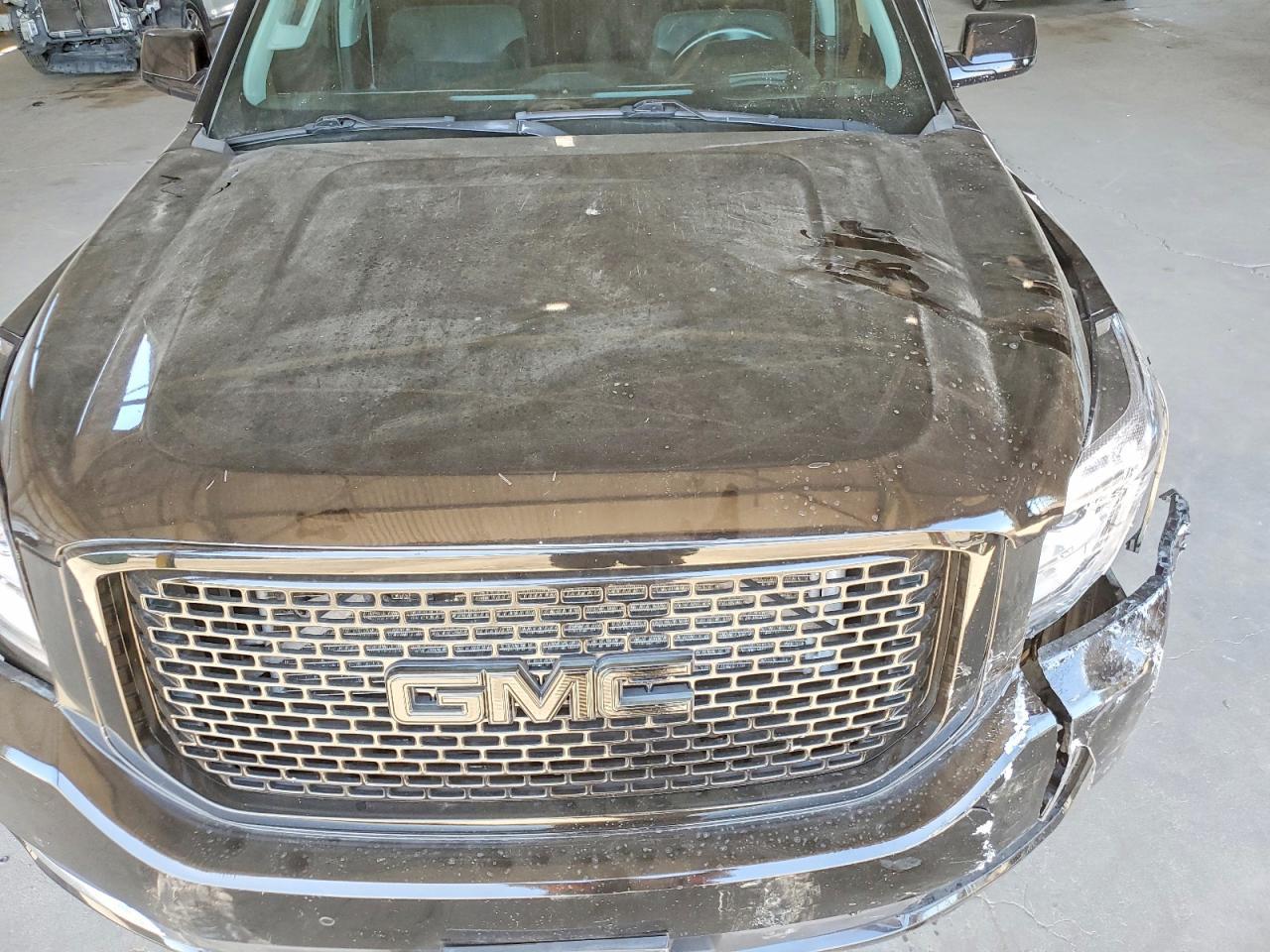 2015 GMC Yukon Denali - zdjęcie 12