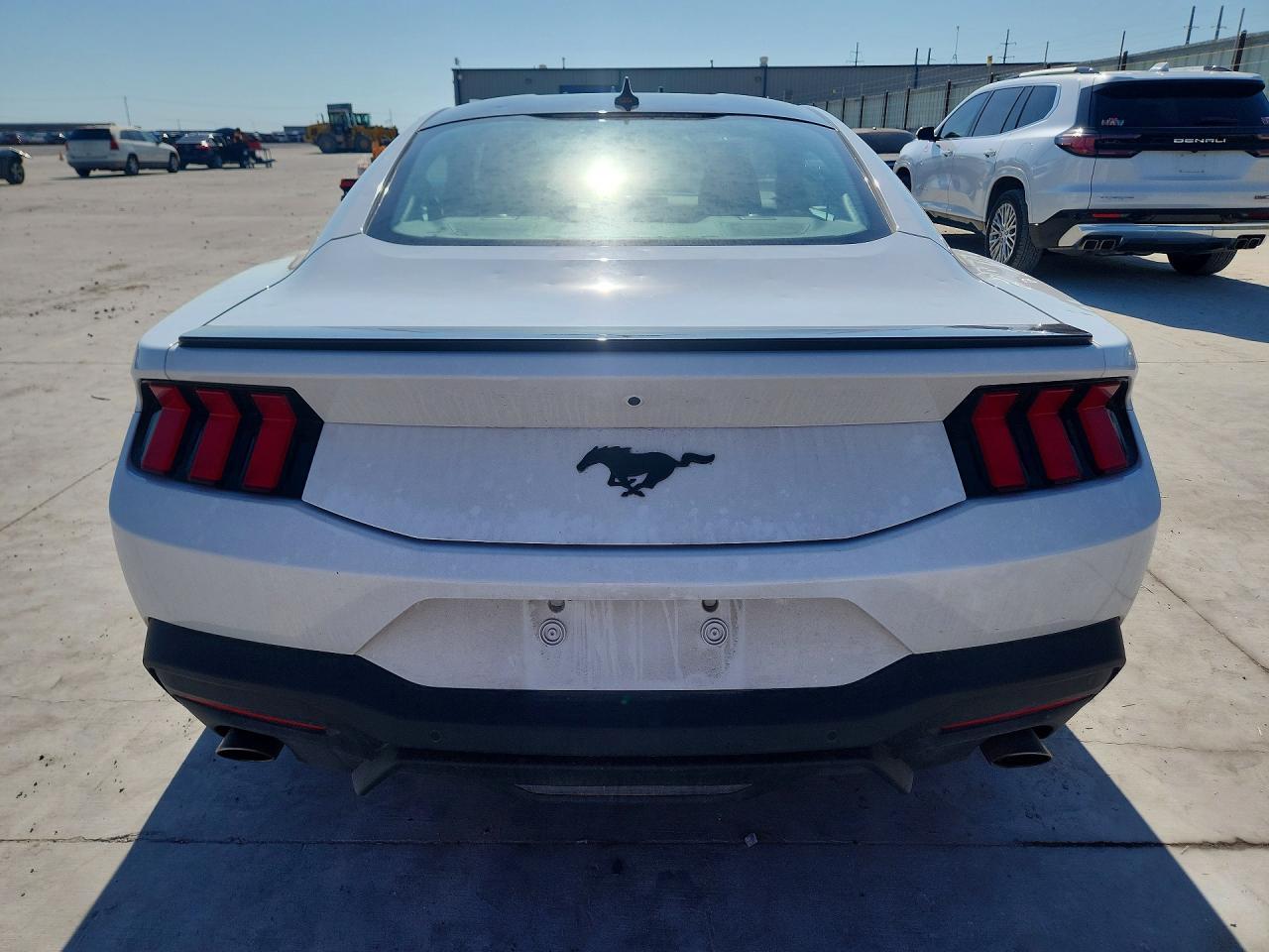2025 Ford Mustang - zdjęcie 6