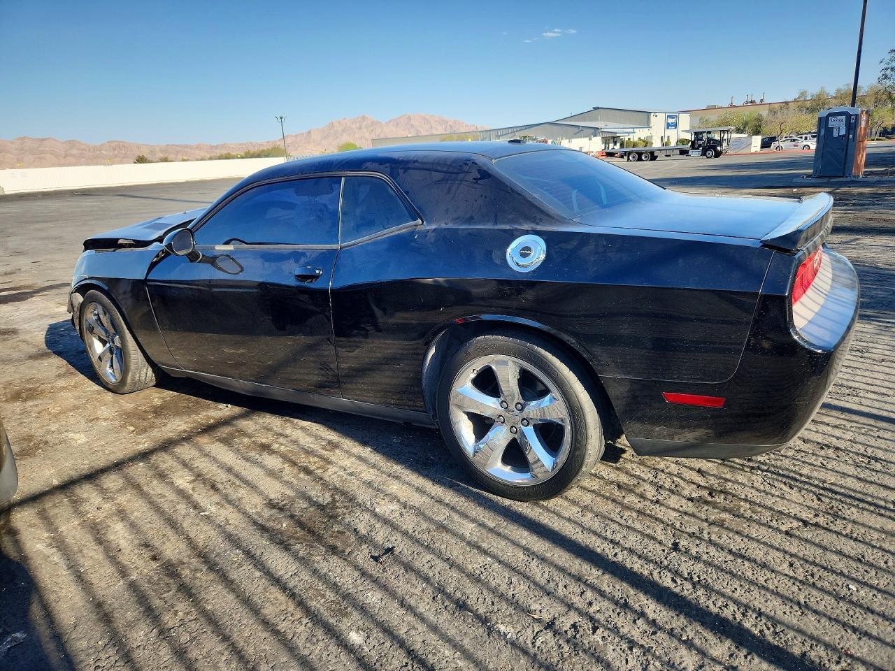 2013 Dodge Challenger Base - zdjęcie 2