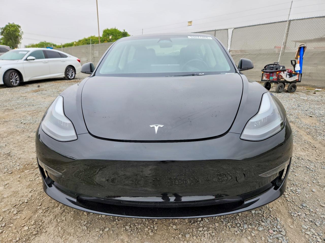 2023 Tesla Model 3 - zdjęcie 9