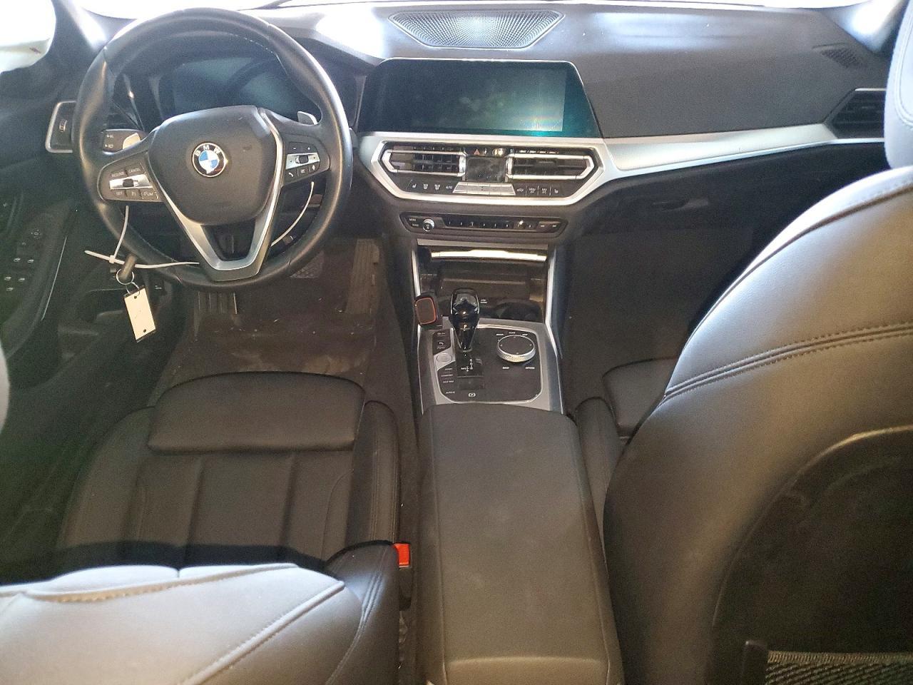 2021 BMW 330I - zdjęcie 8