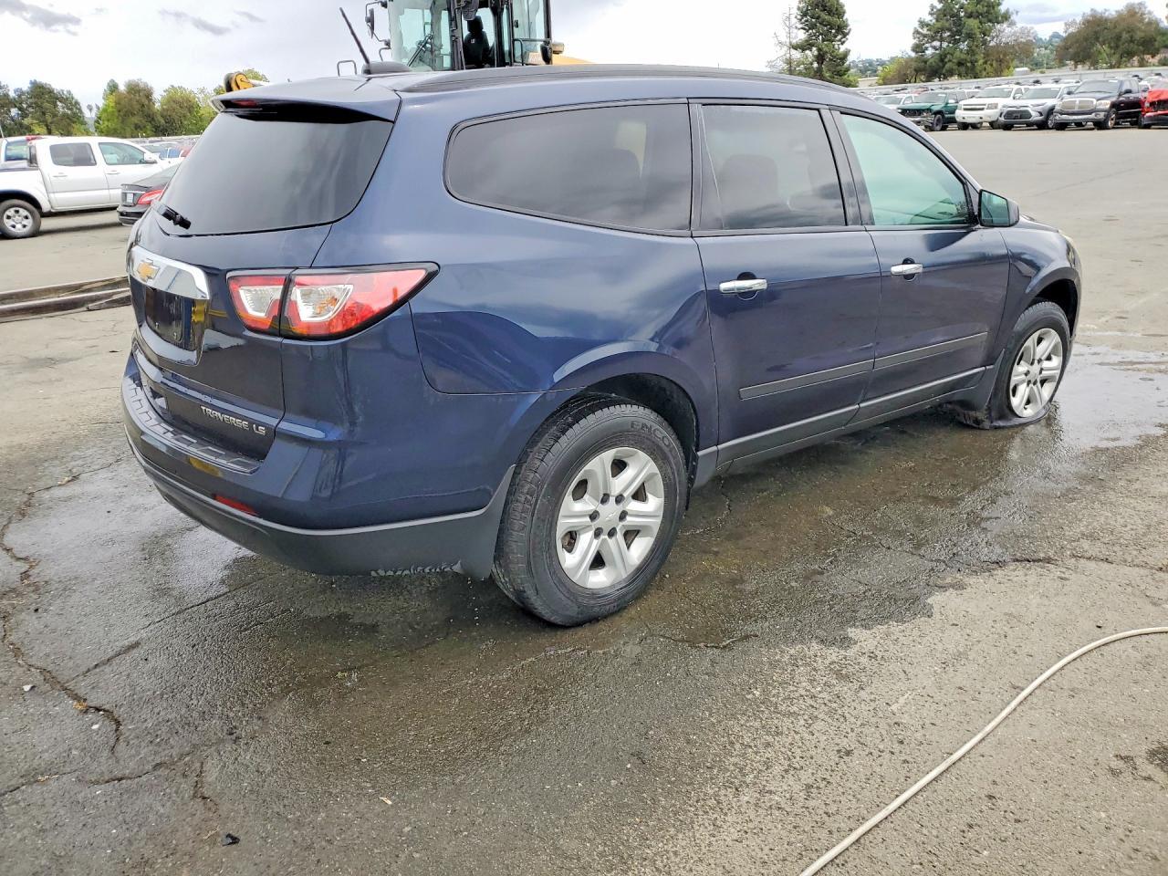 2016 Chevrolet Traverse Ls - zdjęcie 3