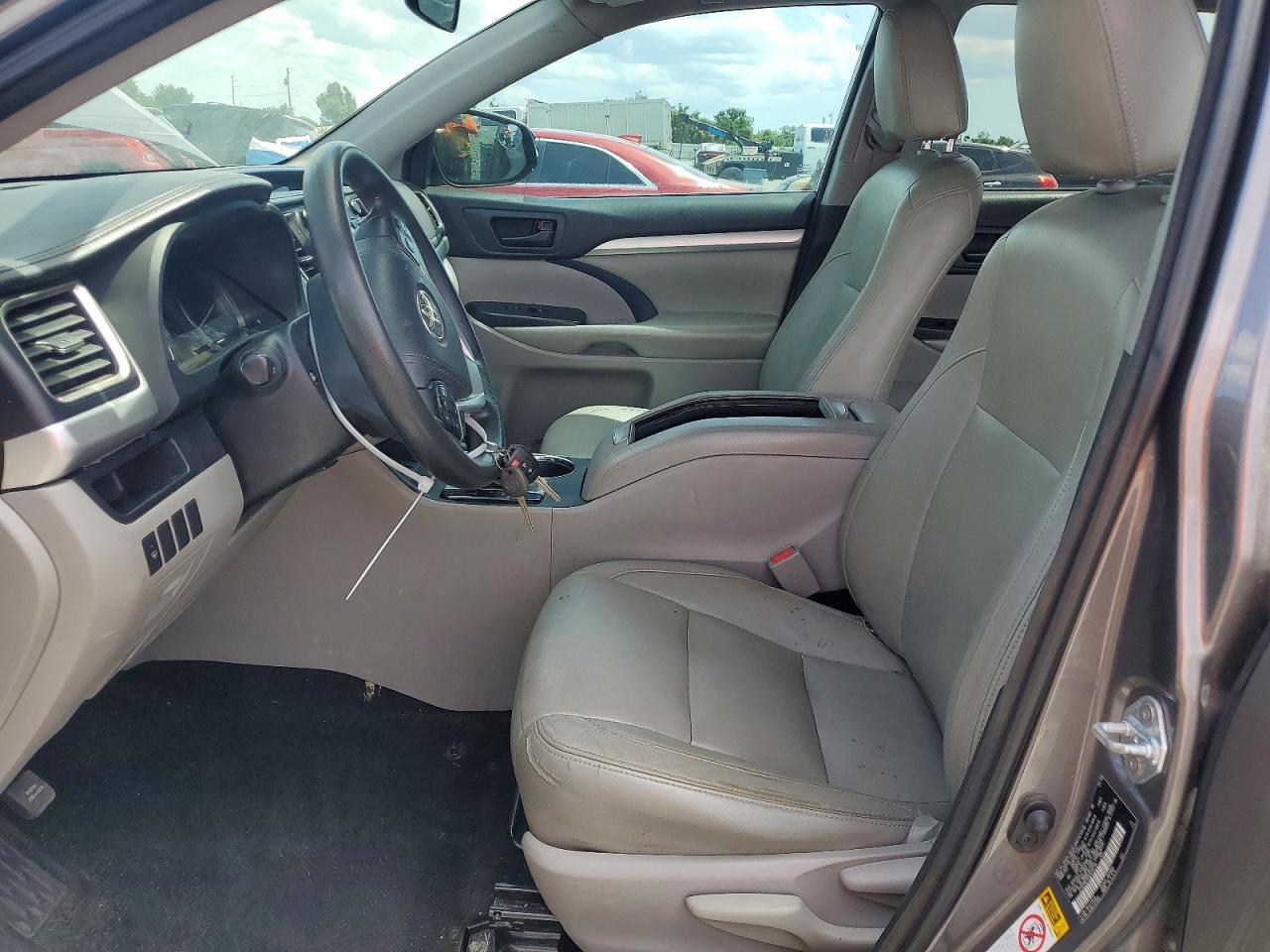 2016 Toyota Highlander Le - zdjęcie 7