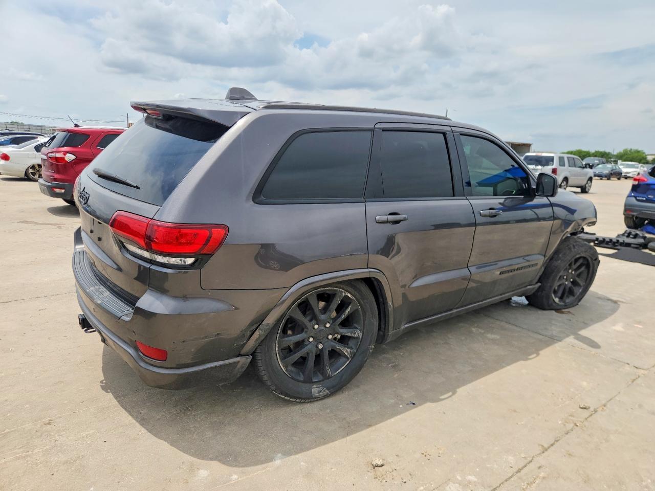 2019 Jeep Grand Cherokee Laredo - zdjęcie 3