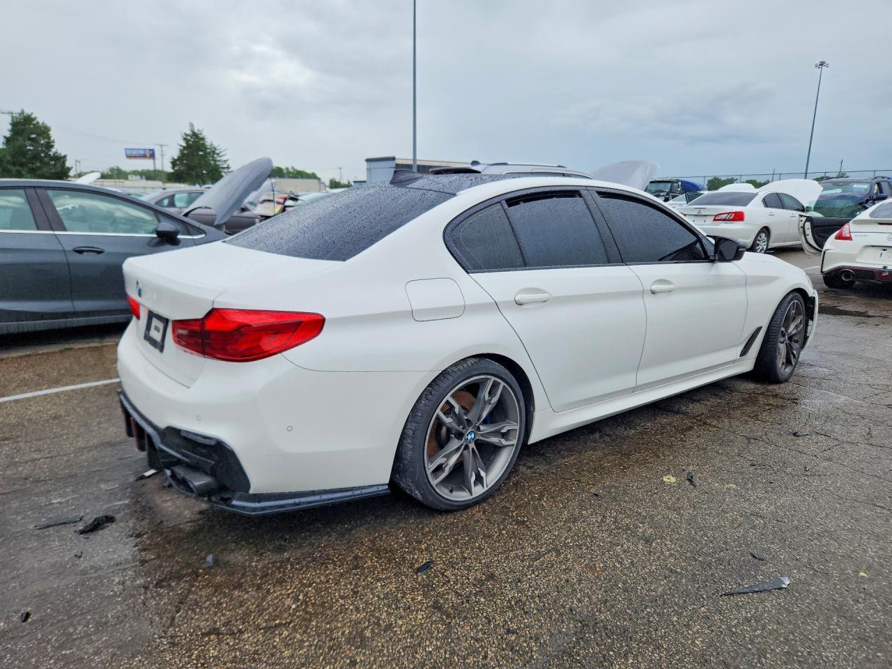 2019 BMW M550Xi - zdjęcie 3