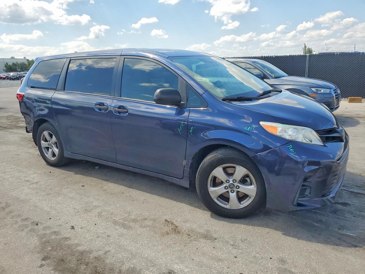 2019 Toyota Sienna L 7-Passenger - zdjęcie 4