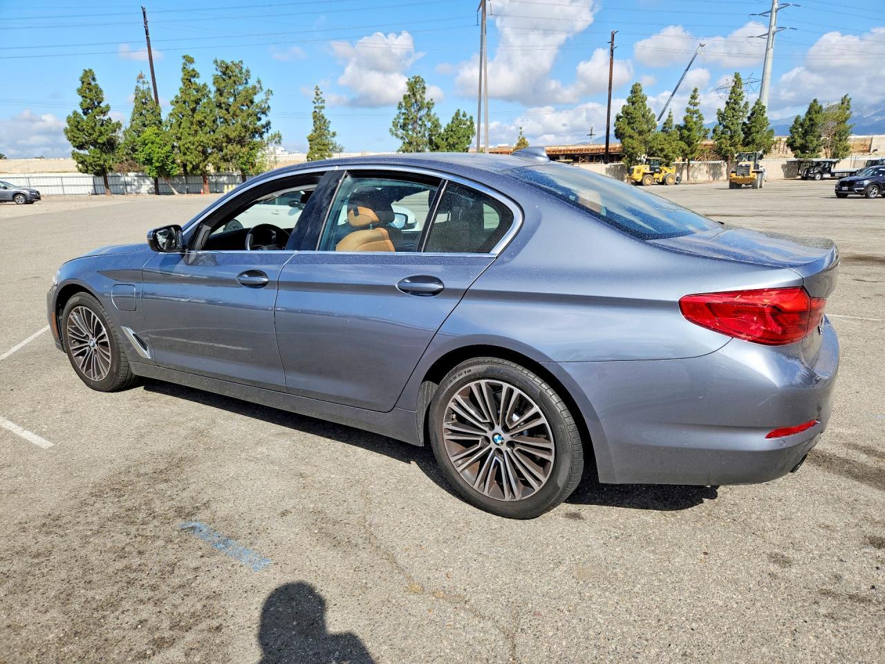 2020 BMW 530E - zdjęcie 2