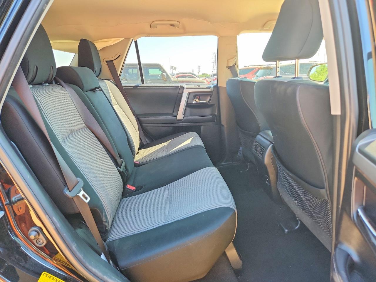 2019 Toyota 4Runner Sr5 - zdjęcie 11