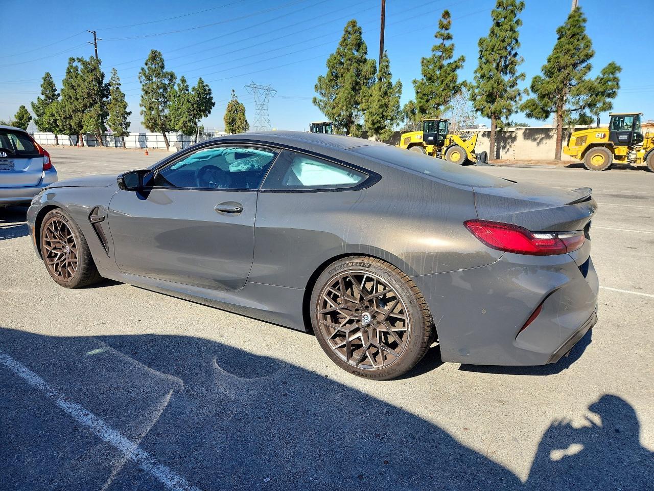 2023 BMW M8 - zdjęcie 2
