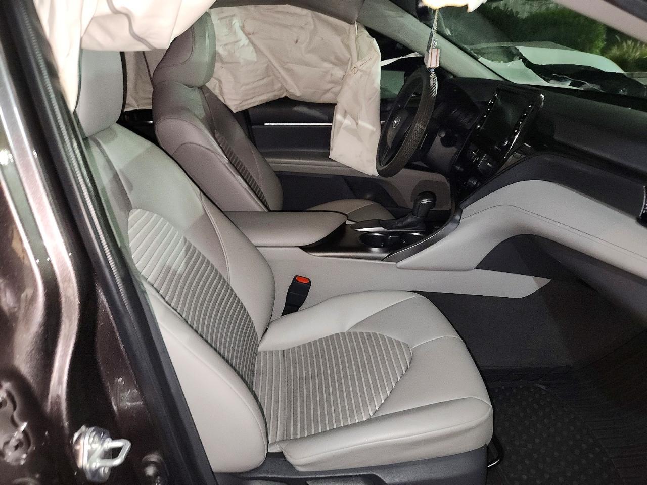 2021 Toyota Camry Se - zdjęcie 13