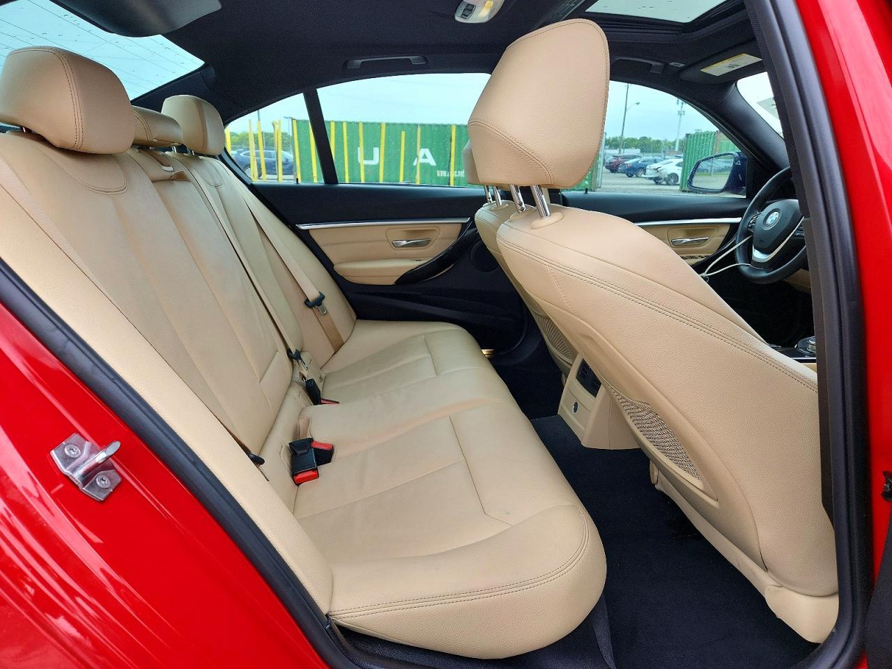 2018 BMW 330 Xi - zdjęcie 10