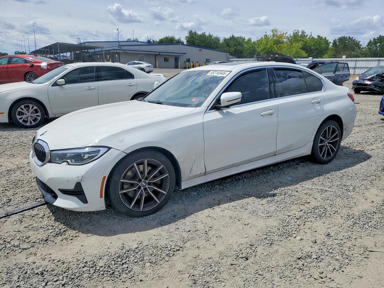 2020 BMW 330I - zdjęcie główne
