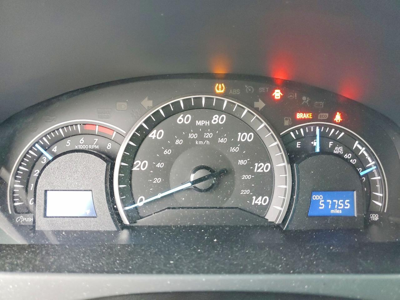2015 Toyota Camry Le - zdjęcie 9