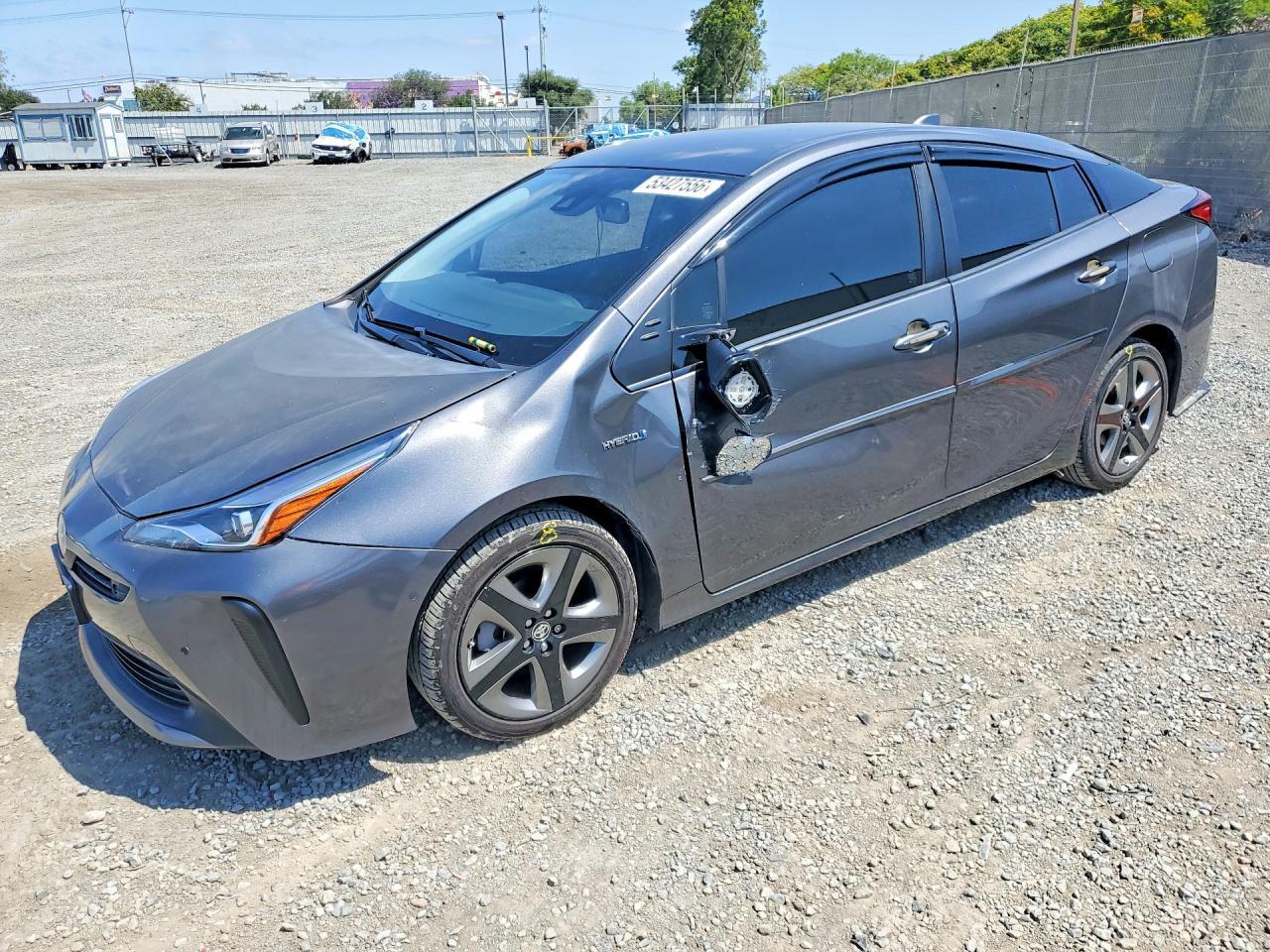 2021 Toyota Prius Xle - zdjęcie główne