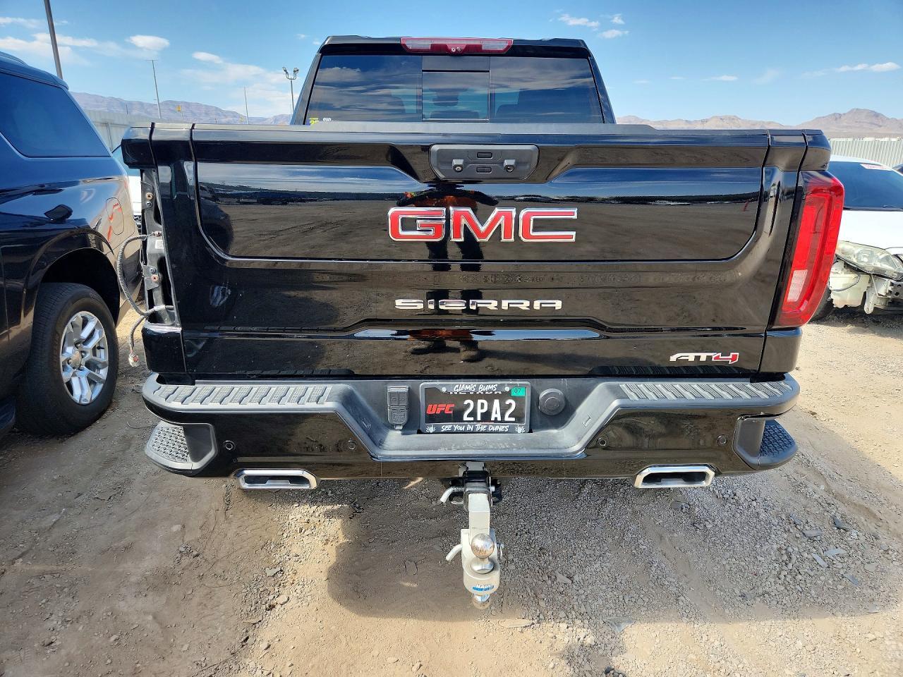 2022 GMC Sierra K1500 At4 - zdjęcie 6