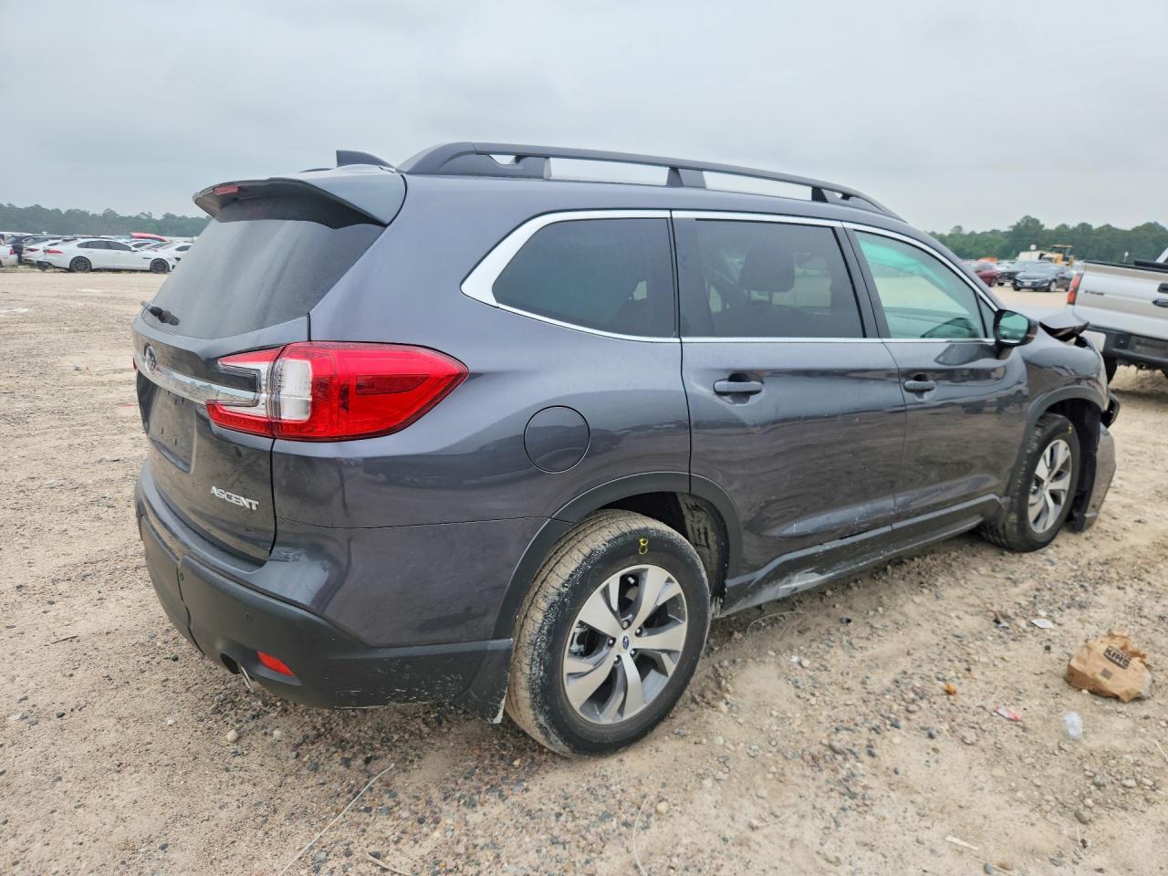 2025 Subaru Ascent Premium - zdjęcie 3