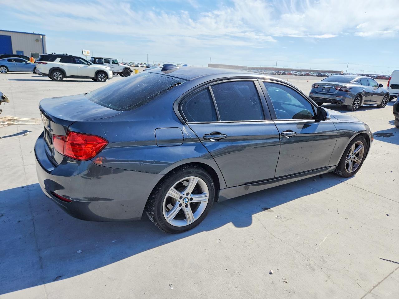 2014 BMW 320 I xDrive - zdjęcie 3