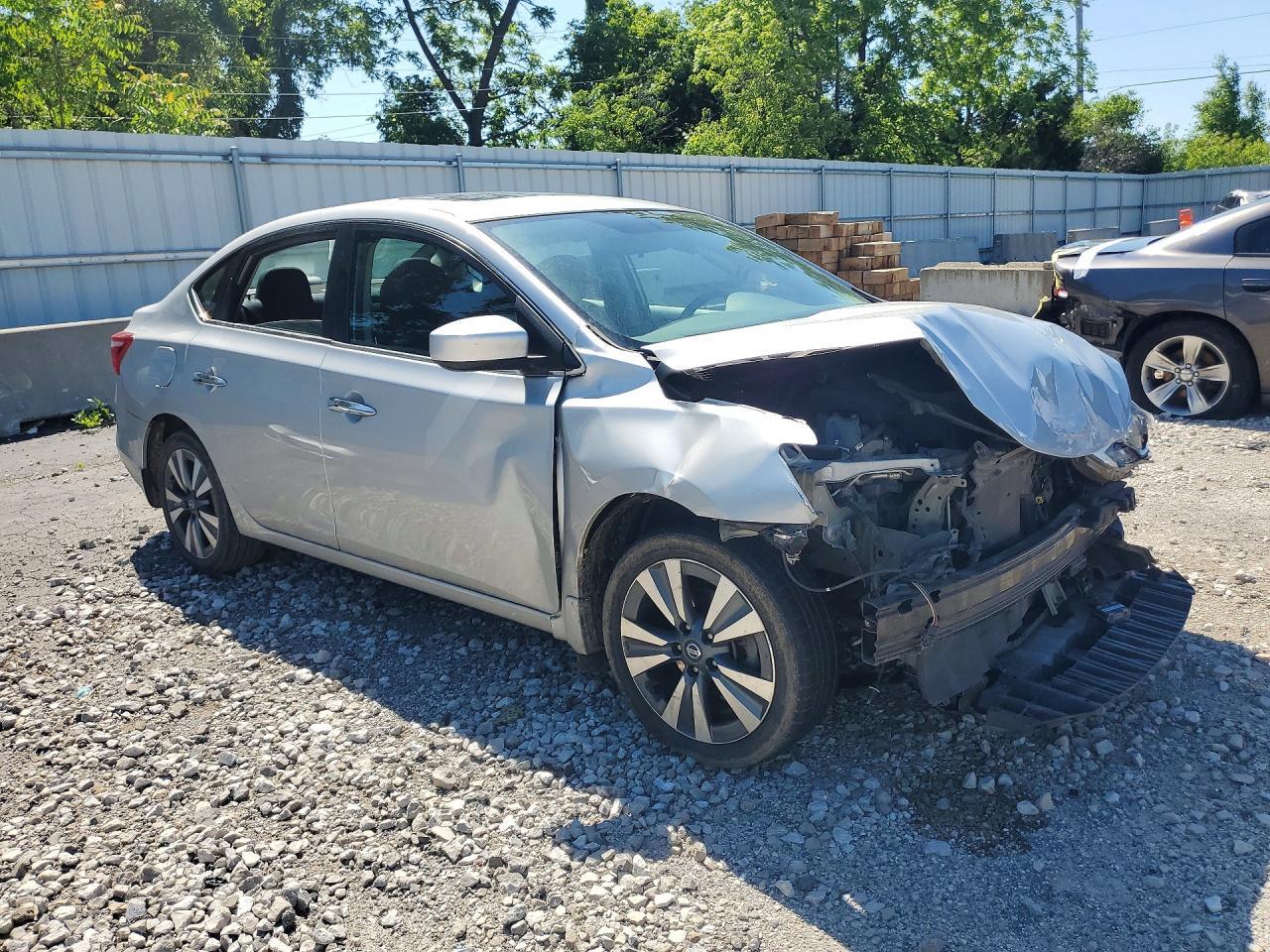 2019 Nissan Sentra Sv - zdjęcie 4