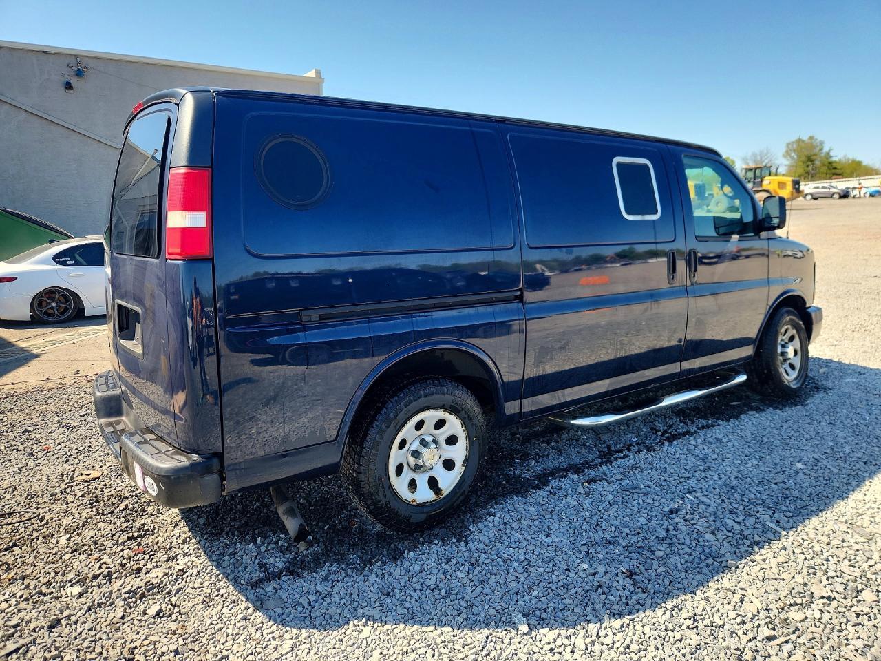 2013 Chevrolet Express G1500 - zdjęcie 3