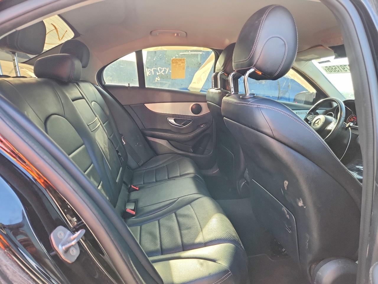 2016 Mercedes-Benz C 300 - zdjęcie 10