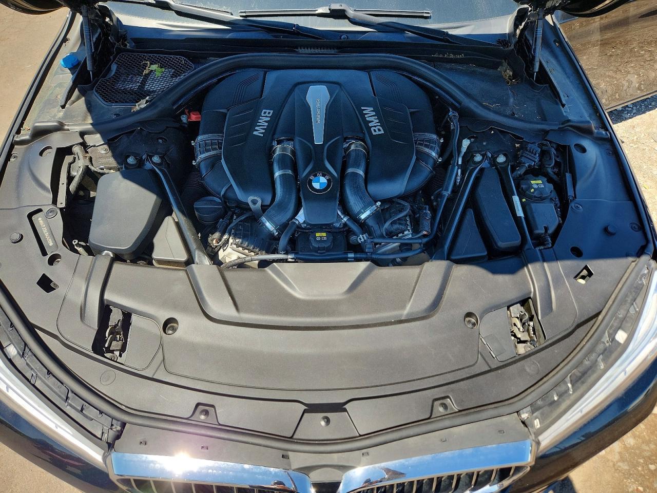 2018 BMW 750 Xi - zdjęcie 11