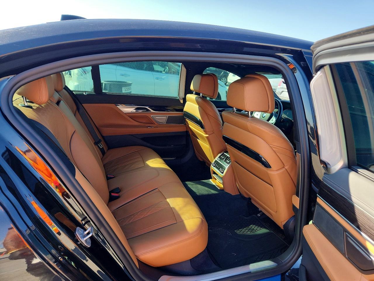 2022 BMW 740 I - zdjęcie 10