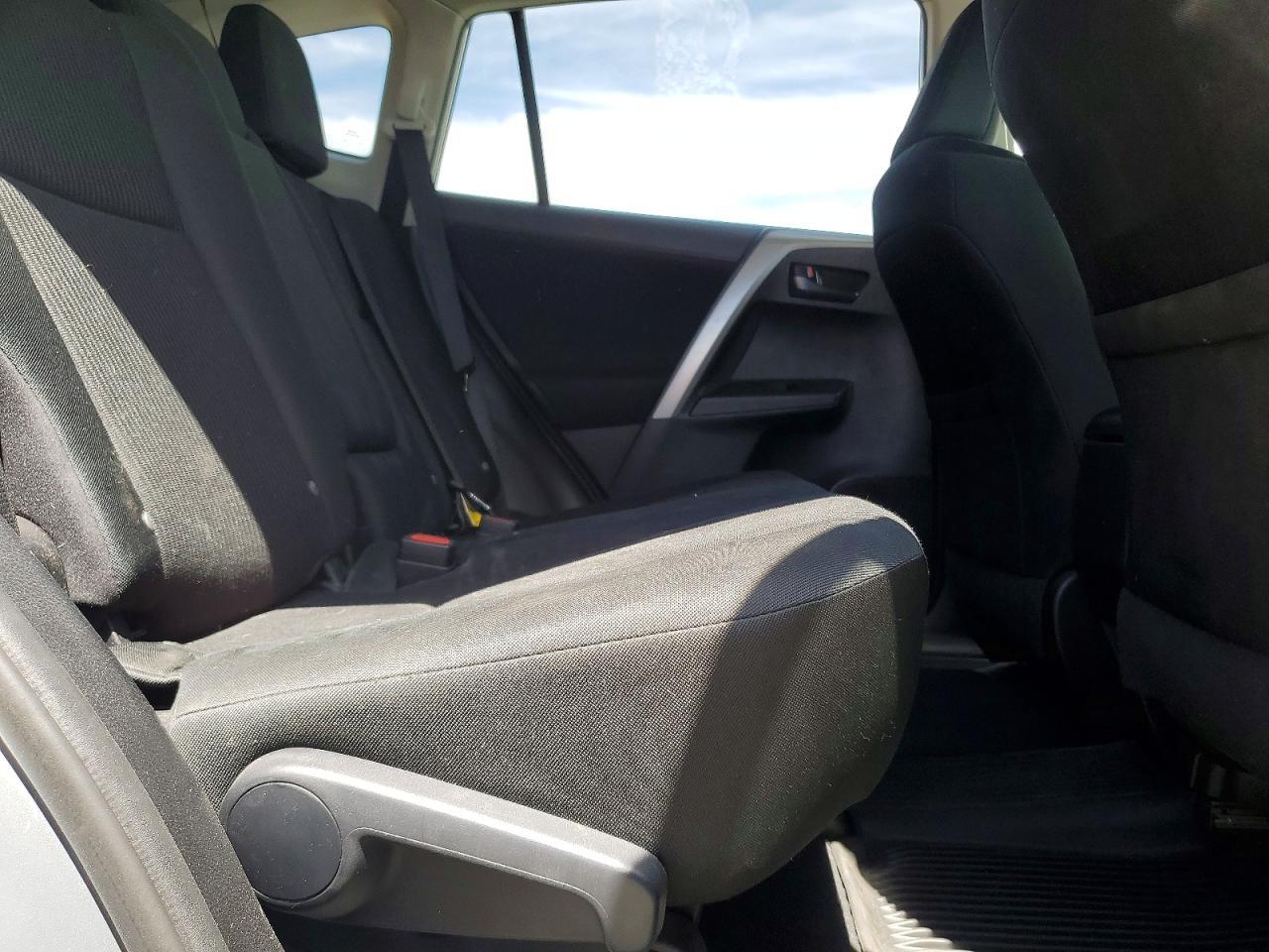 2017 Toyota Rav4 Le - zdjęcie 11