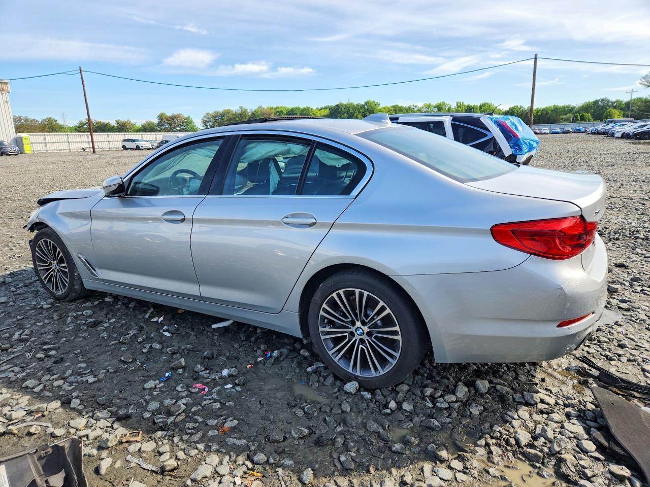 2020 BMW 530 Xi - zdjęcie 2