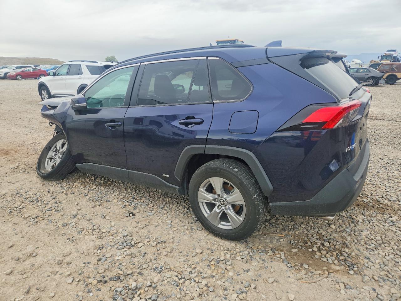 2024 Toyota Rav4 Hybrid Xle - zdjęcie 2