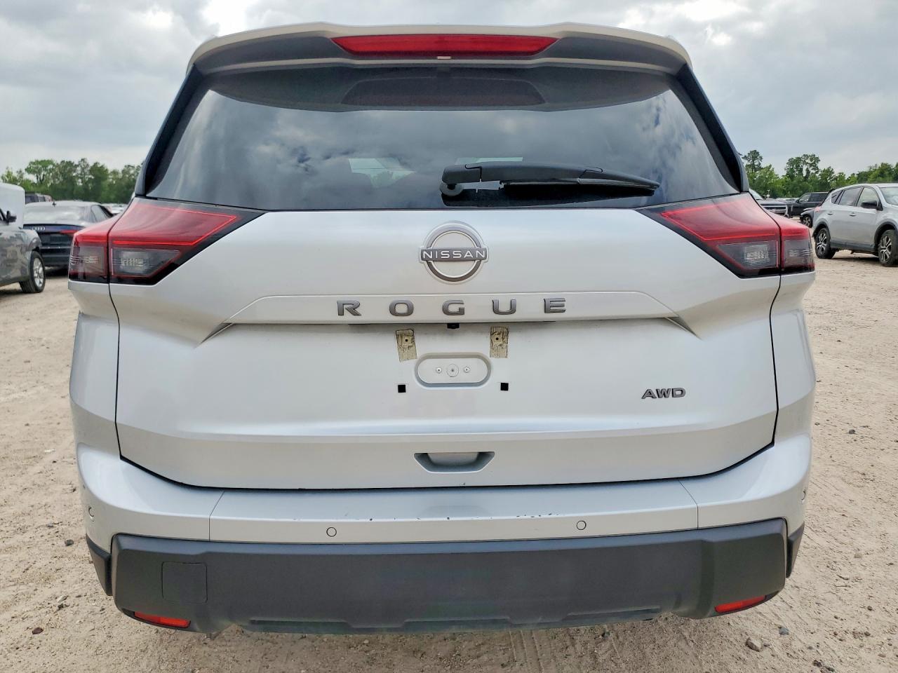 2025 Nissan Rogue Sv - zdjęcie 6