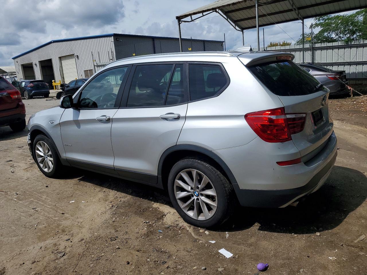 2017 BMW X3 Sdrive28I - zdjęcie 2
