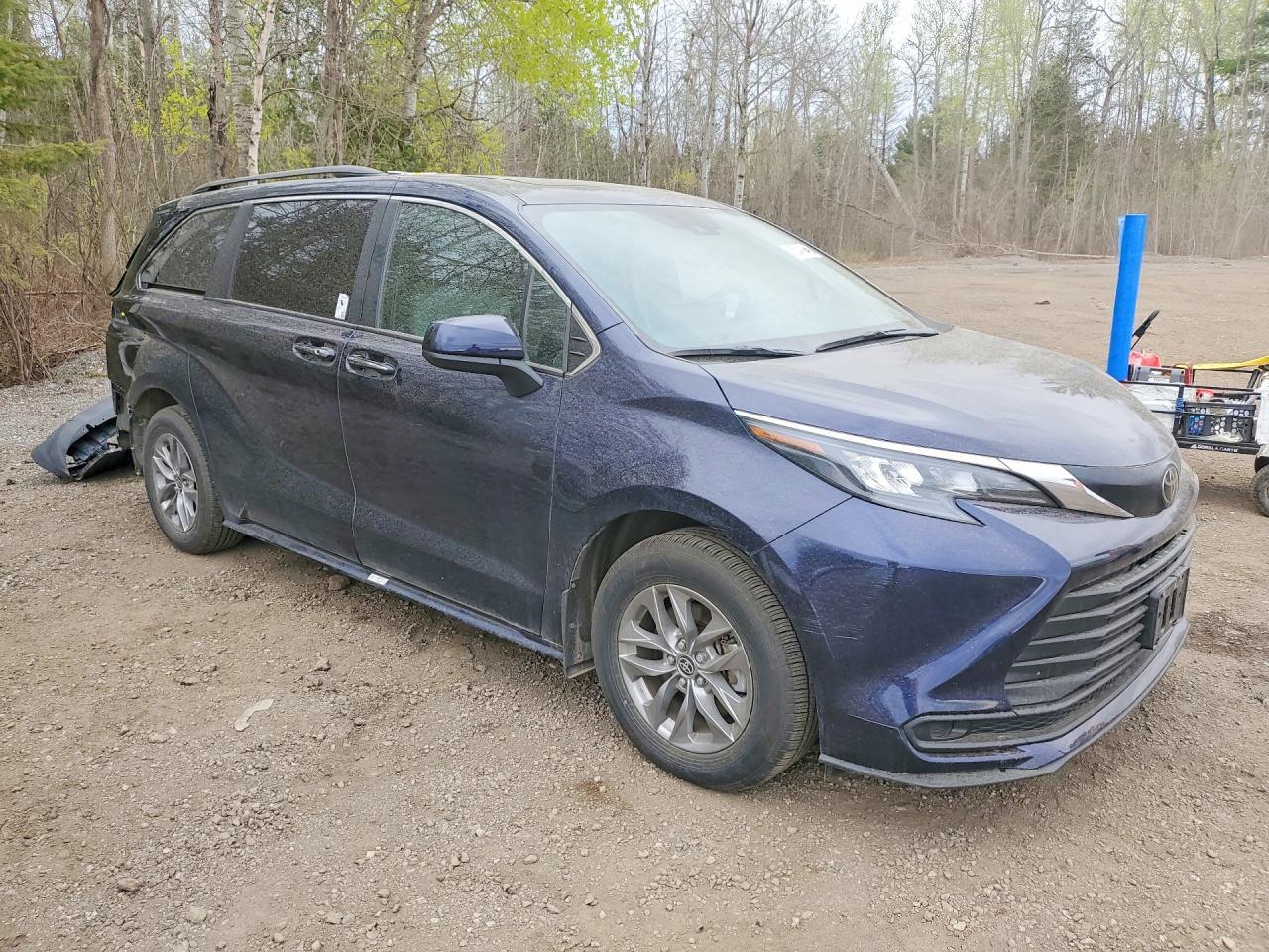 2026 Toyota Sienna Le - zdjęcie 4