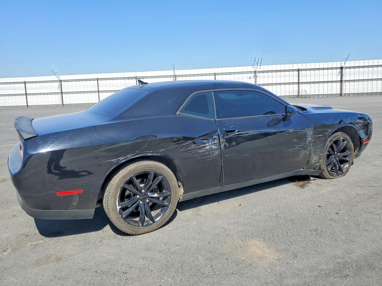 2016 Dodge Challenger - zdjęcie 3