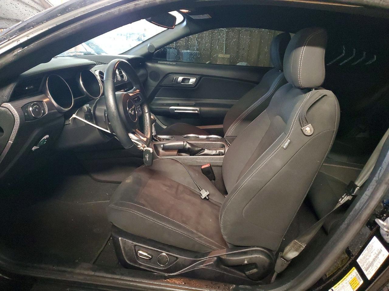 2019 Ford Mustang - zdjęcie 7